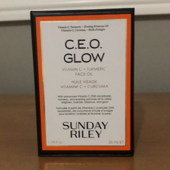 Sunday Riley C.E.O. Vitamin C + Tumeric Face oil - Picture 2 of 3